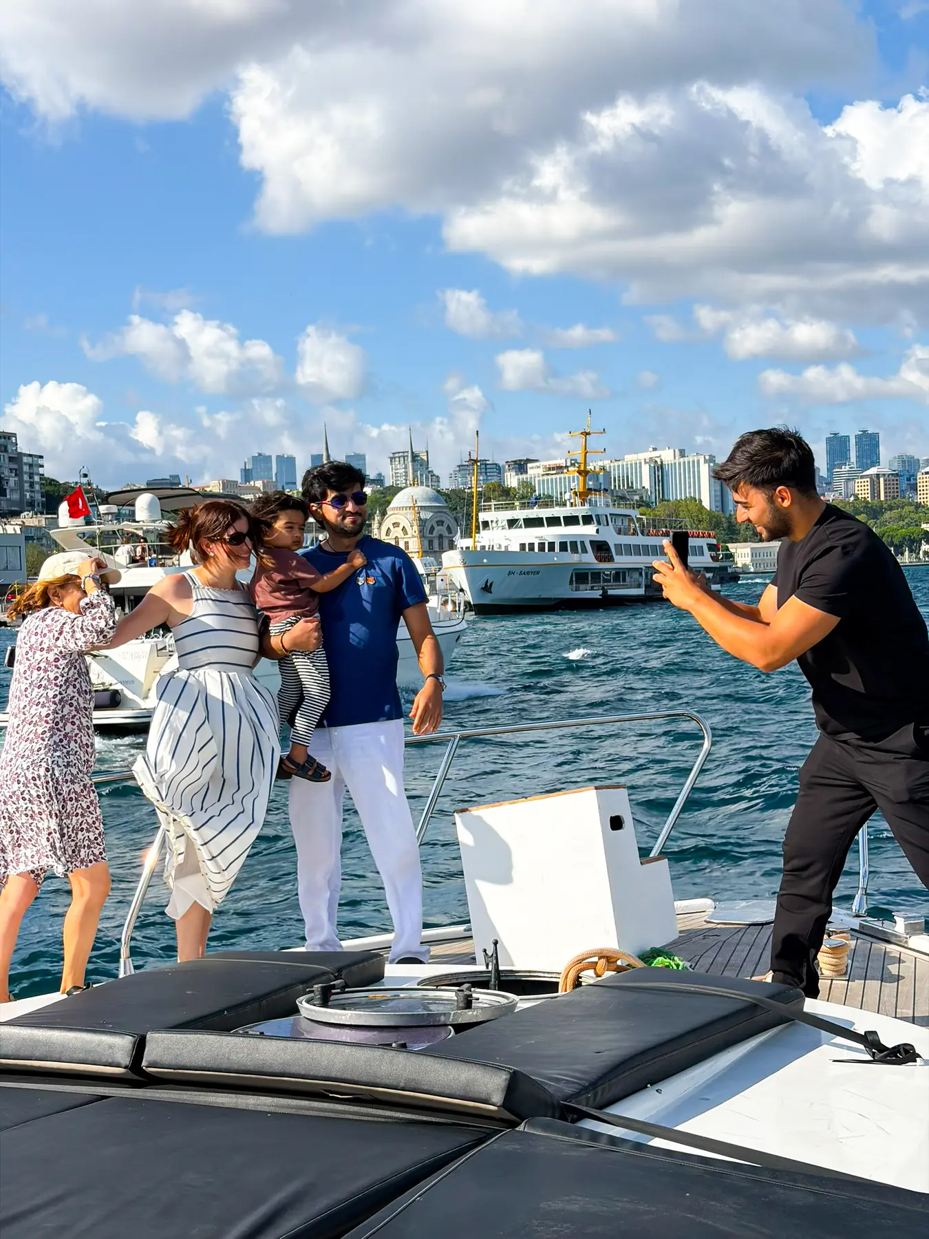 A guest photo session on the yacht