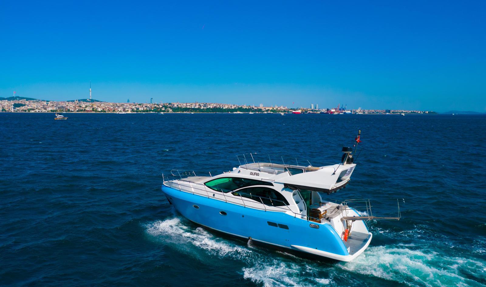 Aura Yacht · 12 Guests · 2